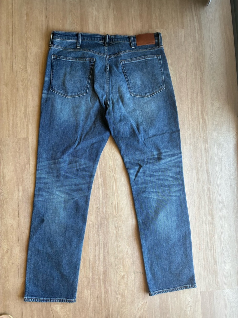 J Crew 770 Straight Leg mid wash Jeans Mens Size 38 x 32 - Picture 14 of 15